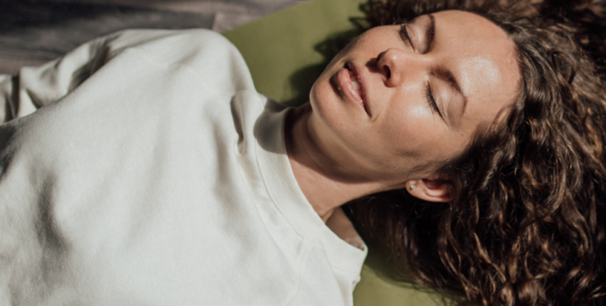 liggende meditation.png